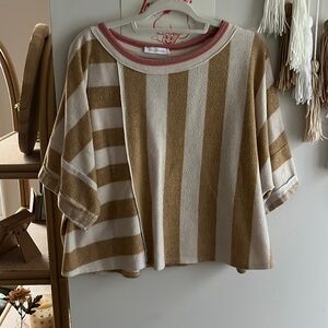 Vestique short sleeve top